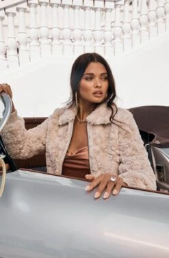 Suzanne Faux Fur Jacket -Chic Ladies Wear Shop 21 11 04 LOOK 04 0167 2