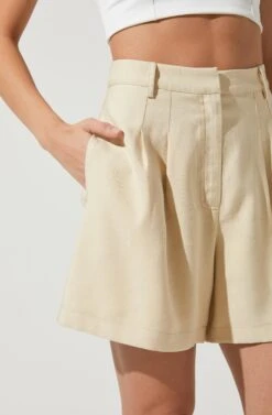 Melrose Pleated Shorts -Chic Ladies Wear Shop ACP7219 NATURAL 4