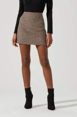 Brina Plaid Mini Skirt 22 Brina Plaid Mini Skirt -Chic Ladies Wear Shop ACS9107 BROWNBLACK 0656