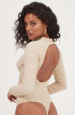 Hawthorne Mock Neck Crinkled Open Back Bodysuit -Chic Ladies Wear Shop ACT16980 LATTE 6