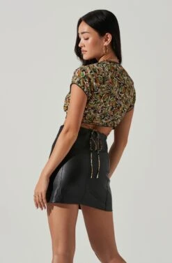 Sayla V-Neck Top -Chic Ladies Wear Shop ACT17741 BLACKGREENMULTI 4 6d7e0bfb 9d50 4192 b285 313783e11915