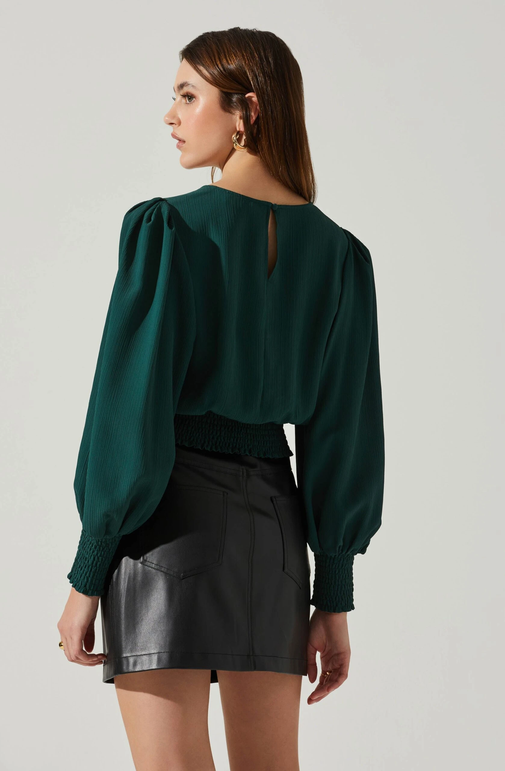 Wrenley Twist Front Puff Sleeve Top 20 Wrenley Twist Front Puff Sleeve Top - Image 18