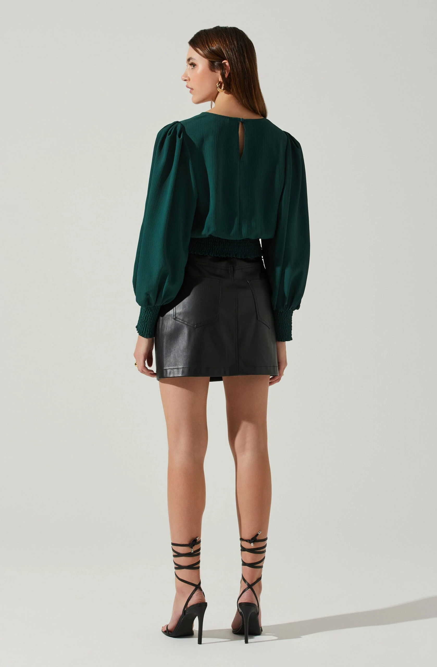 Wrenley Twist Front Puff Sleeve Top 19 Wrenley Twist Front Puff Sleeve Top - Image 17