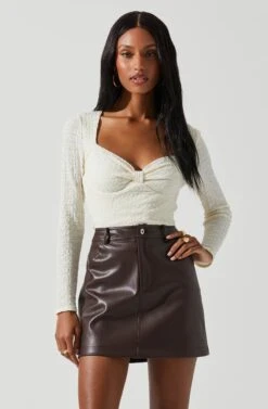 Ren Textured Sweetheart Long Sleeve Top -Chic Ladies Wear Shop ACT17975 CREAM 3