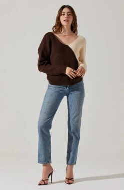 Two Toned Twist Back Sweater -Chic Ladies Wear Shop ALT16617 FCI BROWNCONTRAST 1