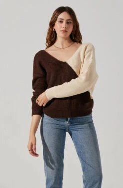 Two Toned Twist Back Sweater -Chic Ladies Wear Shop ALT16617 FCI BROWNCONTRAST 3