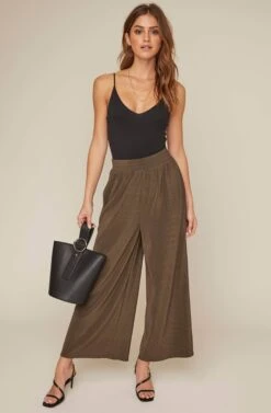 Pleated Wide Leg Pant