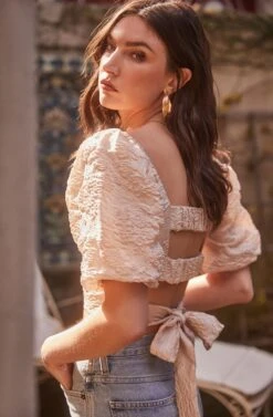 Tassia Jacquard Puff Sleeve Top -Chic Ladies Wear Shop ASTR FALL22 0530