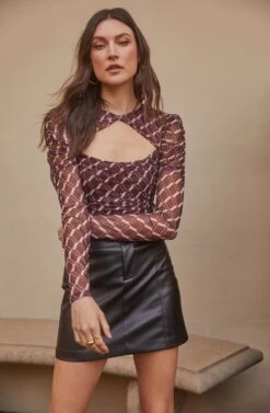 Demi Geometric Cutout Long Sleeve Top -Chic Ladies Wear Shop ASTR FALL22 PT2 0919