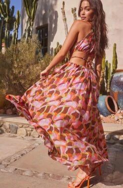 Sivana Halter Neck Geo Print Maxi Dress -Chic Ladies Wear Shop ASTR SUMMER23 0035