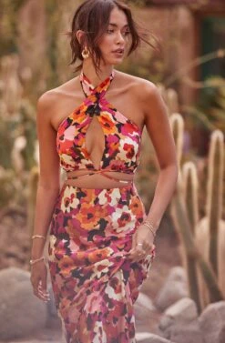 Adonia Floral Halter Top 11 Adonia Floral Halter Top -Chic Ladies Wear Shop ASTR SUMMER23 1340