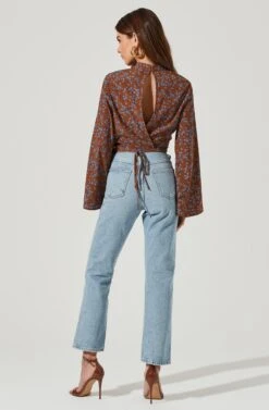 Long Sleeve Back Cutout Tie Waist Top -Chic Ladies Wear Shop AT17082 BROWNBLUEFLORAL5 0288
