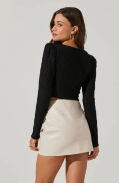 Long Sleeve Ruched Center Top -Chic Ladies Wear Shop AT17573 BLACK 4