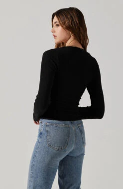 Long Sleeve Cupped Bust Knit Top -Chic Ladies Wear Shop AT17996 BLACK 6